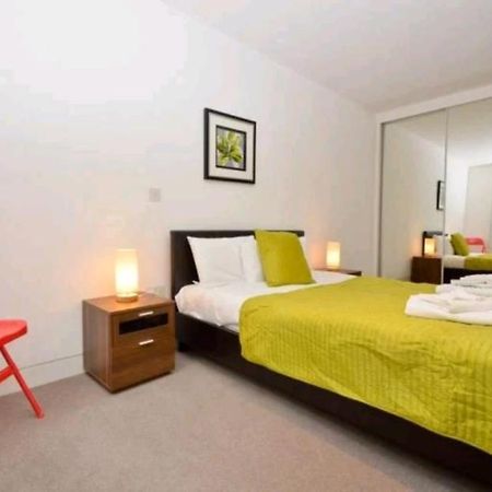 Luxury Holiday Let @ London City מראה חיצוני תמונה